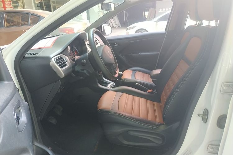 标致301 2016款 1.6L 手动舒适版局部细节19