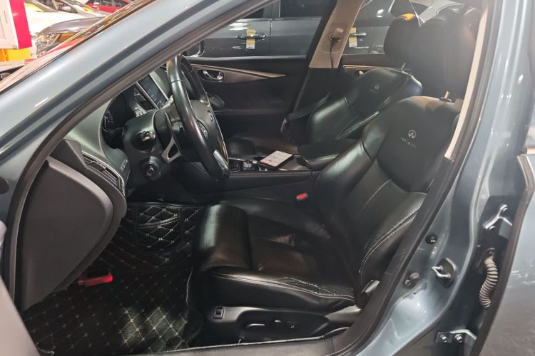 英菲尼迪Q50 2014款 2.0T 豪华运动版中控内饰19