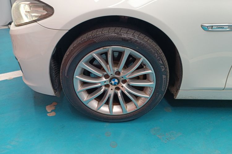 宝马5系 2014款 525Li 豪华设计套装车身外观6007