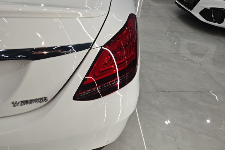 奔驰C级 2021款 C 260 星耀臻藏版车身外观9