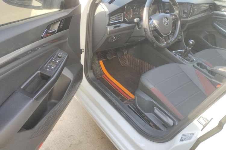 大众 宝来 2020款 1.5L 手动舒适型中控内饰20