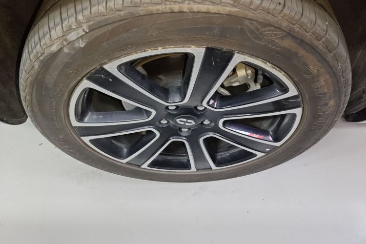 鸿蒙智行 问界M7 2024款 1.5T 智驾四驱Ultra版 5座车身外观6008