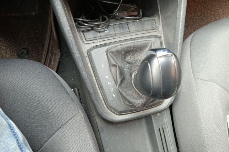 大众 桑塔纳 2018款 1.5L 自动风尚版中控内饰18