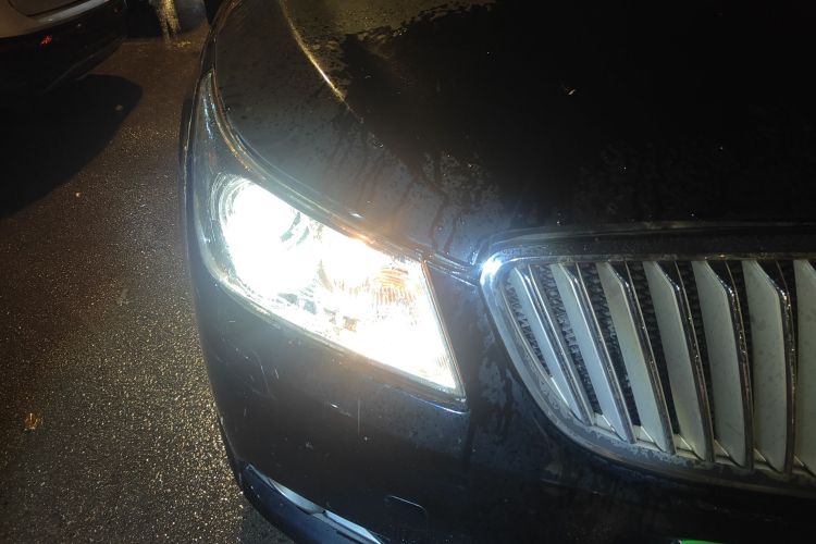 别克 君越 2011款 2.0T旗舰版车身外观8