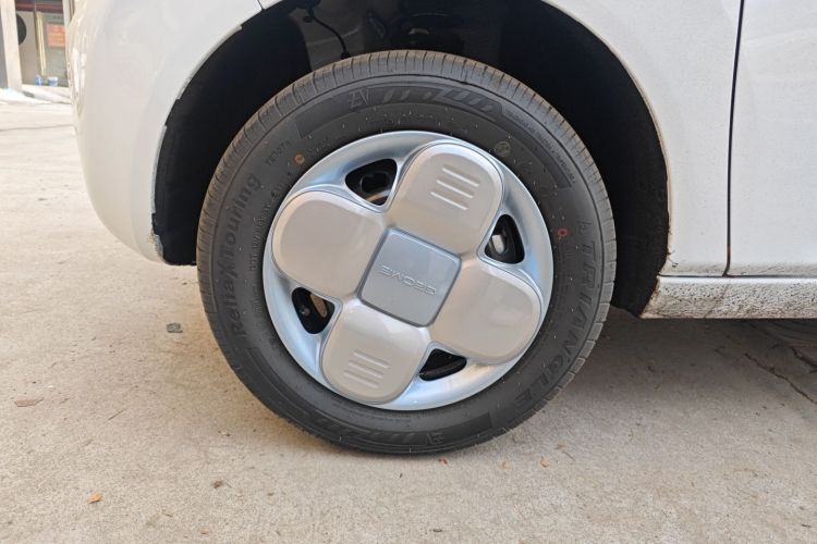 吉利银河 2024款 熊猫mini 200km 耐力熊车身外观6007