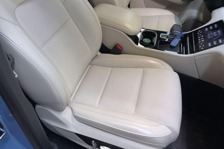 理想汽车 理想ONE 2021款 增程6座版局部细节41