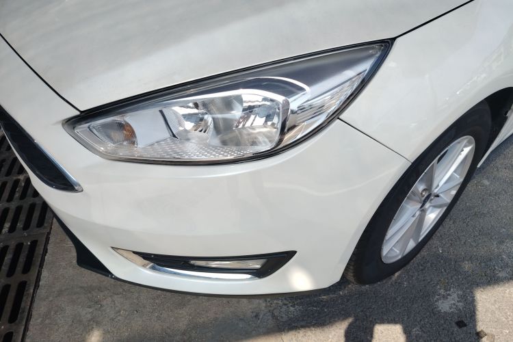 福特 福克斯 2017款 两厢 1.6L 手动风尚型智行版局部细节36