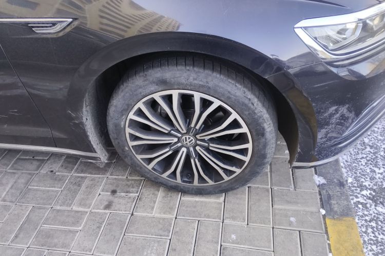 大众 辉昂 2018款 改款 380TSI 两驱商务版车身外观10