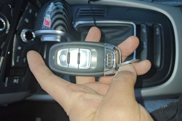 奥迪Q5 2016款 40 TFSI 进取型中控内饰11