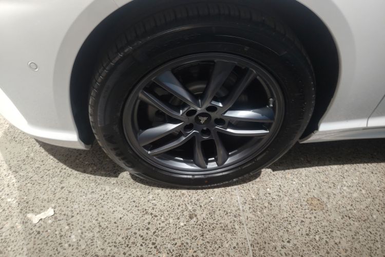 哪吒汽车 哪吒S猎装 2024款 增程300 标准版车身外观6002