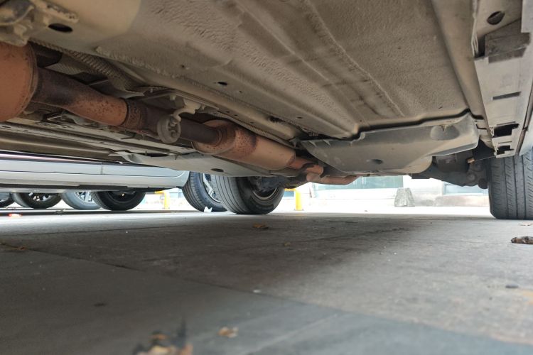 路虎 发现神行 2016款 2.0T SE局部细节9004