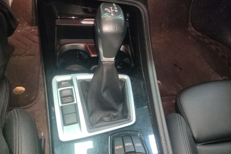 宝马1系 2018款 改款 118i 运动型中控内饰18