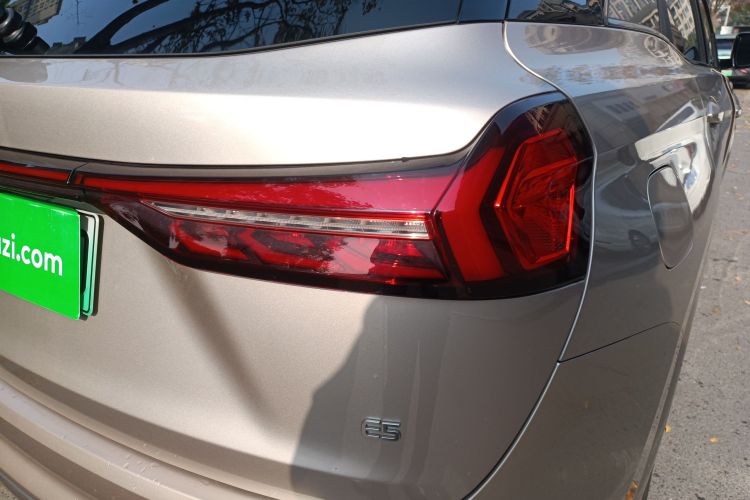 蓝电E5 2023款 1.5L DE-i 110KM旗舰型 7座车身外观6006