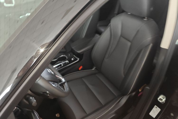 别克 2022款 改款 昂科威S 652T 两驱豪华型中控内饰19