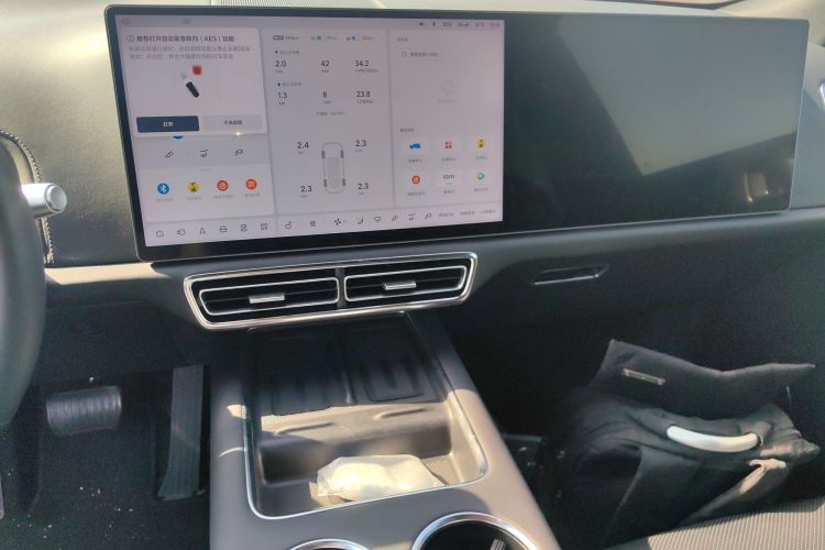 理想汽车 理想L8 2024款 Max中控内饰16