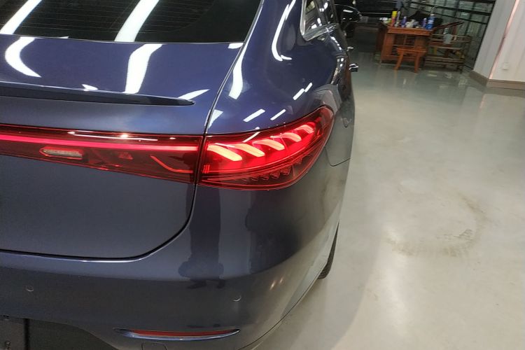 奔驰EQS 2022款 改款 450+ 先锋版车身外观9