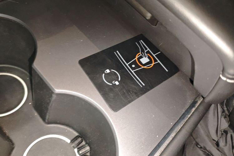 特斯拉 Model 3 2021款 Performance高性能全轮驱动版 3D6中控内饰11