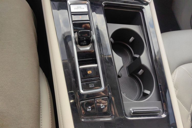 大众 威然 2022款 380TSI 尊贵版中控内饰18