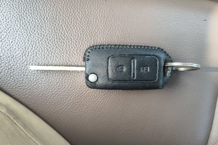 众泰Z300 2014款 1.6L 都市版自动豪华型中控内饰11