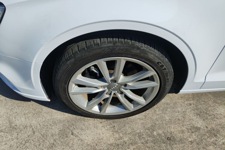 奥迪A3 2018款 30周年年型 Limousine 35 TFSI 进取型车身外观6002