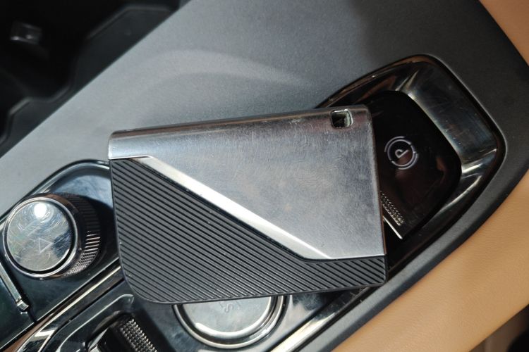 领克09 2021款 2.0T Ultra 六座中控内饰7001