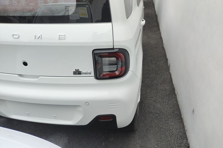 吉利银河 2024款 熊猫mini 200km 耐力熊车身外观9