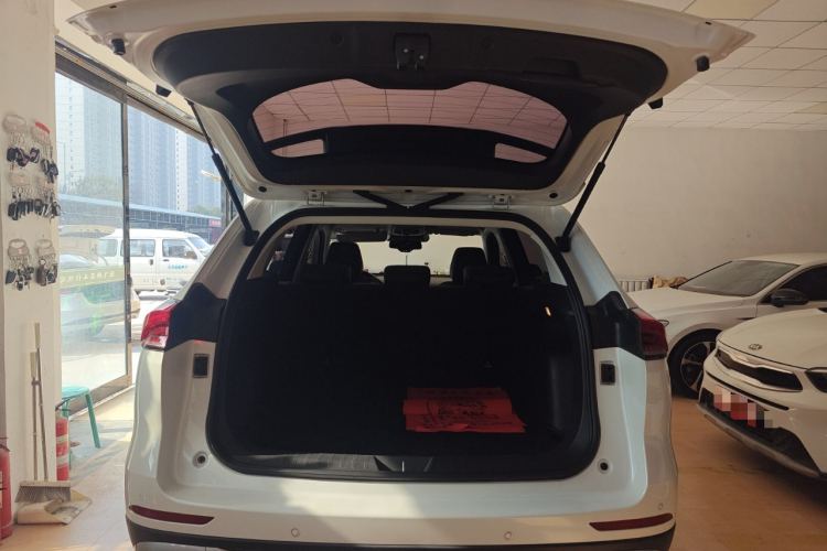 哈弗H6 2021款 国潮版 1.5T 自动冠军版机舱底盘23