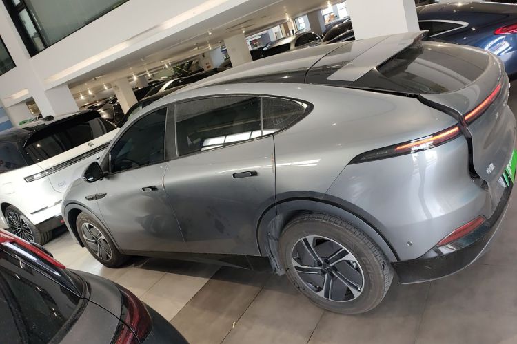 小鹏G6 2023款 755 超长续航 Max车身外观4