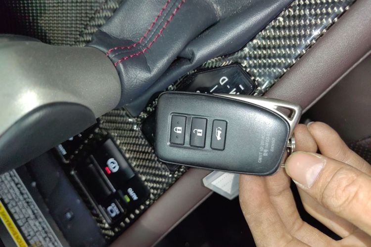 雷克萨斯RX 2016款 300 四驱典雅版 国V中控内饰7001