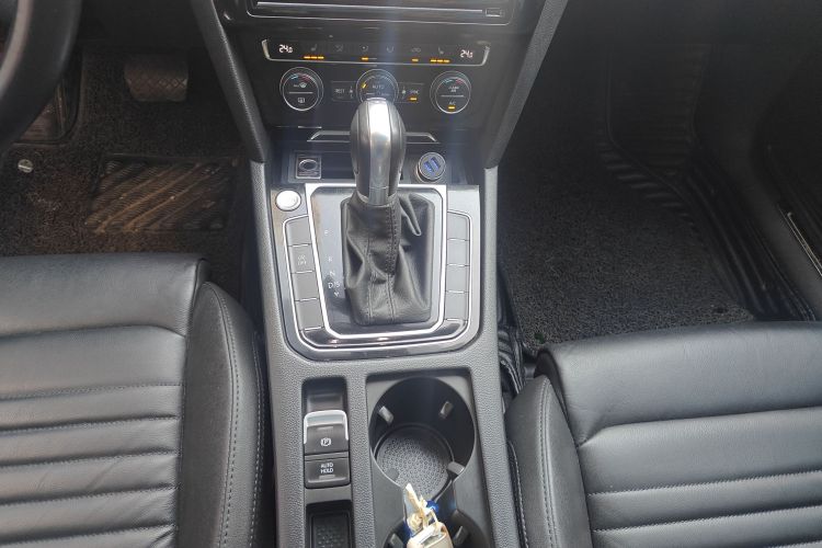 大众 迈腾 2019款 330TSI DSG 豪华型 国V中控内饰18