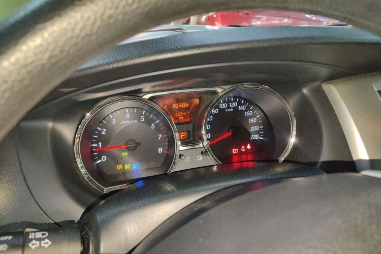 日产 骊威 2013款 劲锐 1.6XL CVT舒适版中控内饰14