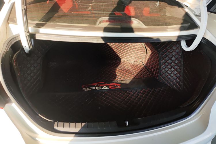 现代 领动 2016款 1.6L 自动智炫·精英型机舱底盘23