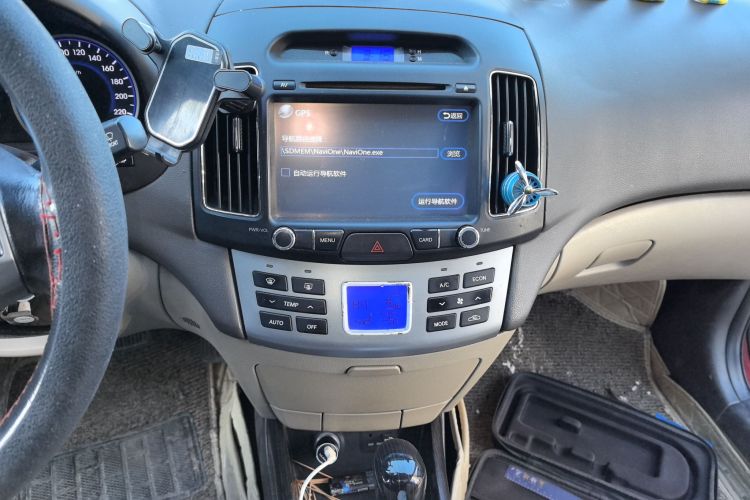 现代 悦动 2011款 1.6L 自动豪华型中控内饰16