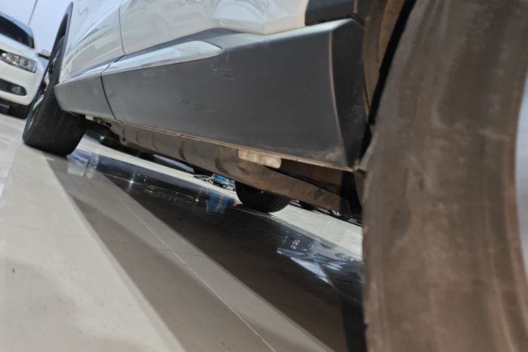 比亚迪 宋PLUS新能源 2021款 DM-i 51KM 尊荣型局部细节9002