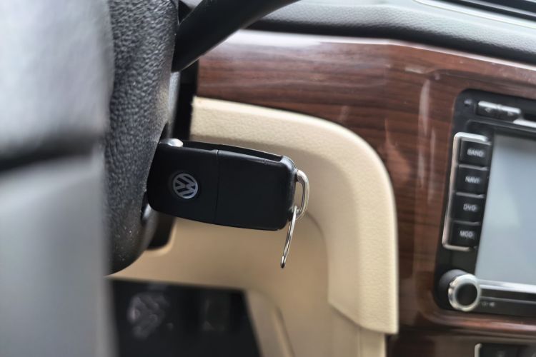 大众 朗逸 2013款 改款经典 1.6L 手动舒适版中控内饰11