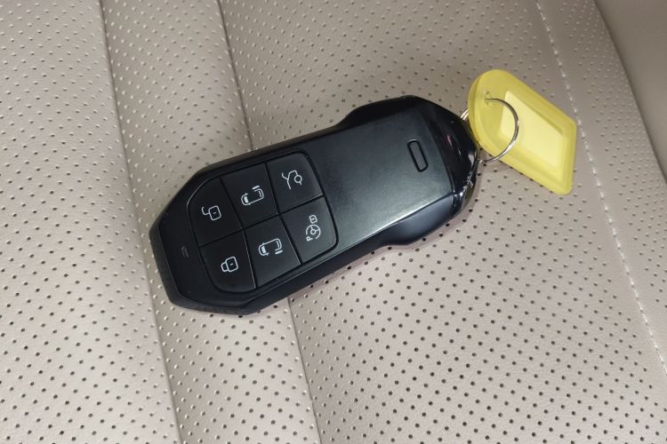 小鹏X9 2024款 702超长续航Max中控内饰7001