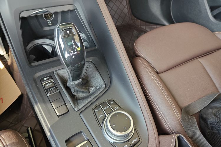 宝马X1 2021款 改款 sDrive25Li 领先型中控内饰18