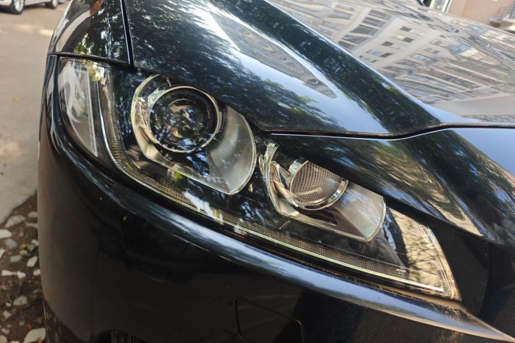 捷豹F-PACE 2018款 改款 2.0T 四驱R-Sport运动版车身外观8