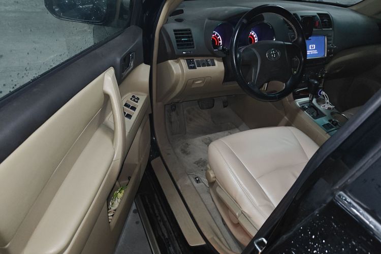 丰田 汉兰达 2012款 2.7L 两驱7座精英版中控内饰20