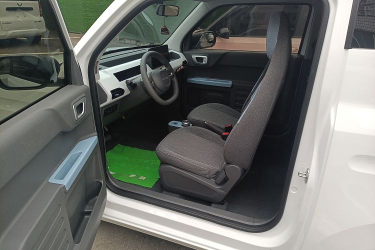 吉利银河 2024款 熊猫mini 200km 耐力熊中控内饰19