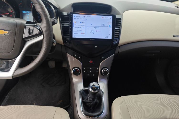 雪佛兰 科鲁兹 2015款 1.5L 经典 SE MT中控内饰16