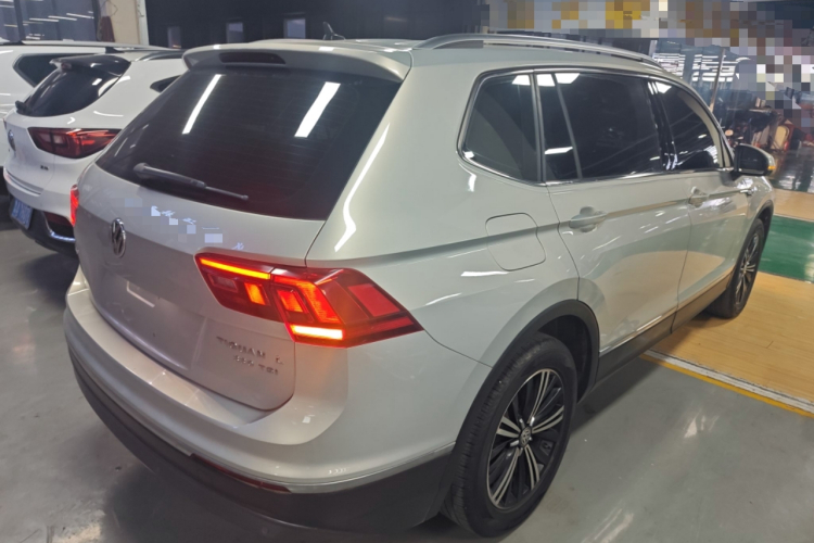 大众 途观L 2020款 330TSI 自动两驱全景舒适版 国VI车身外观7