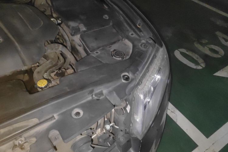 红旗H7 2013款 2.0T 豪华型局部细节9007