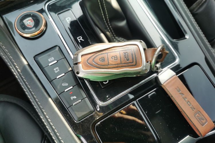 众泰 大迈X7 2017款 1.8T DCT尊贵型中控内饰11