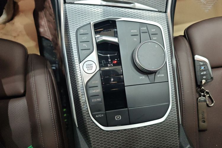 宝马3系 2023款 325Li M运动曜夜套装中控内饰18