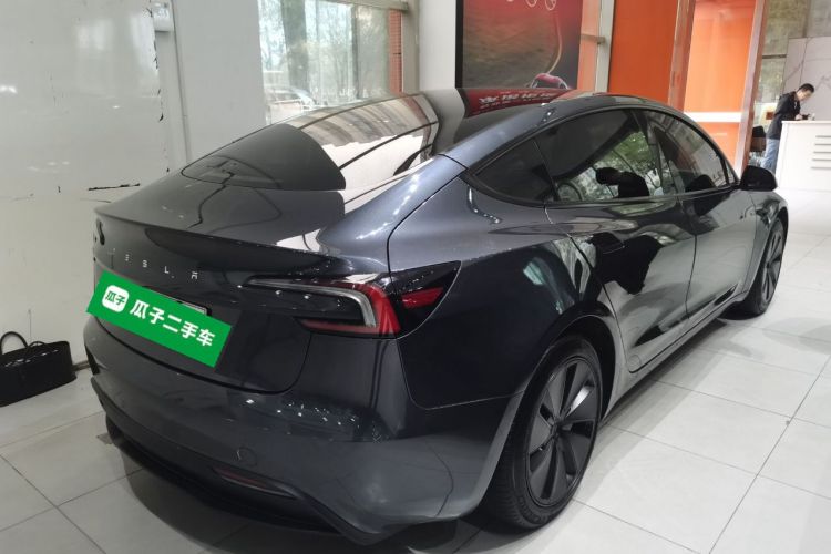 特斯拉 Model 3 2023款 后轮驱动版车身外观7