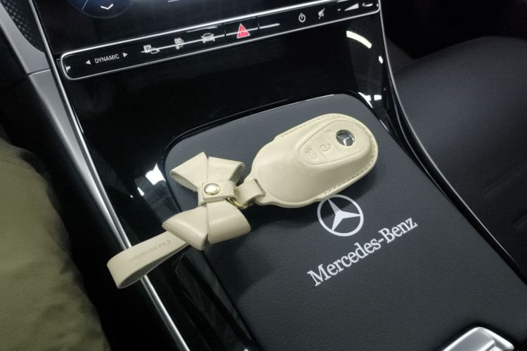 奔驰C级新能源 2024款 改款三 C 350 eL中控内饰11