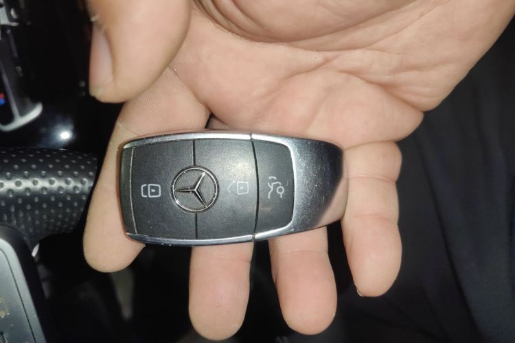 奔驰C级 2020款 C 260 运动版中控内饰7001