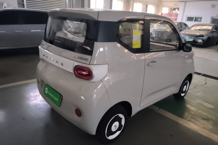 五菱汽车 宏光MINIEV 2024款 第三代 215km 青春版车身外观7