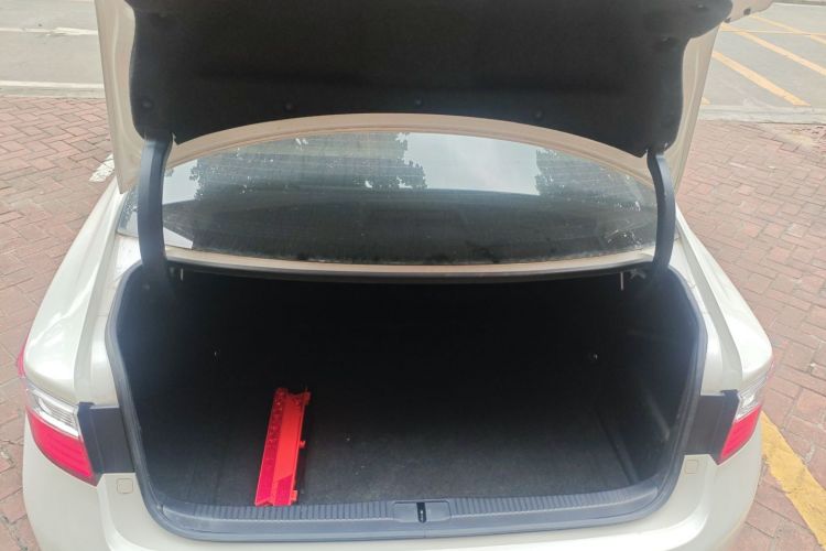 雷克萨斯ES 2013款 300h 精英版局部细节23